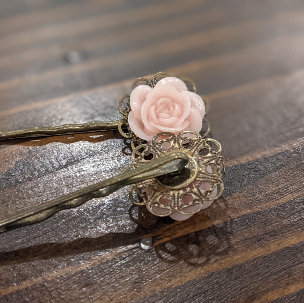 Rose hair clips - Picture 3 of 6